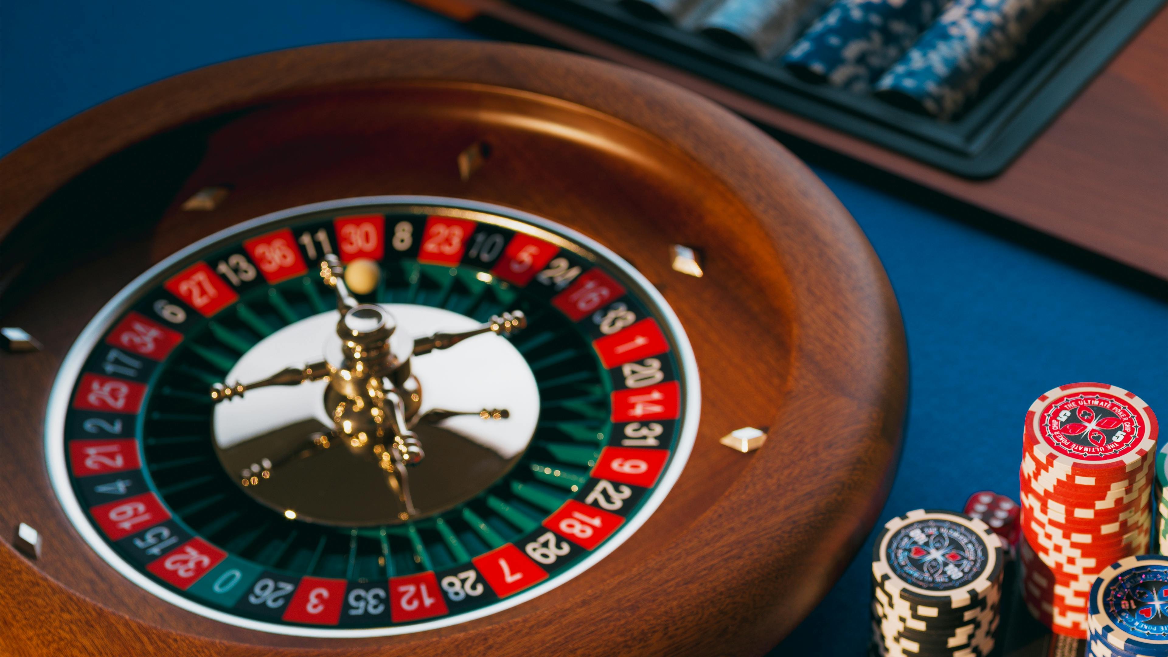 Live Dealer ကတ်ဂိမ်း Baccarat Dragon Tiger